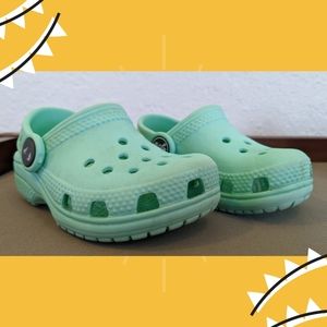 Crocs Baby Classic Clog Size Toddler 5 in Mint